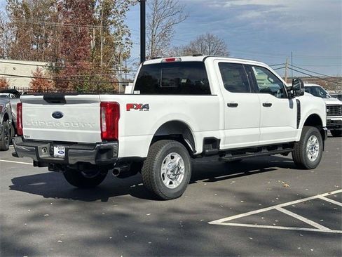New 2026 Ford F250 XLT w/ FX4 Off-Road Package image 2