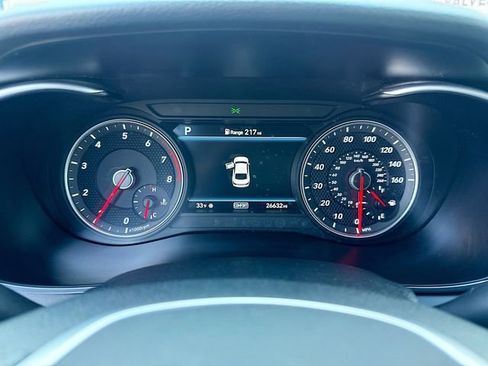 Used 2021 Genesis G70 2.0T image 12