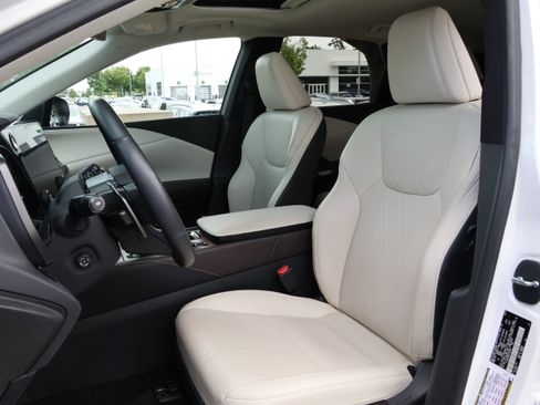 Certified 2023 Lexus RX 350 w/ Cold Area Package AWD/4WD image 33