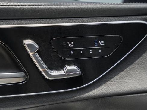 Used 2024 Mercedes-Benz GLC 300 4MATIC image 30