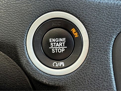 Used 2023 Dodge Charger SXT image 10