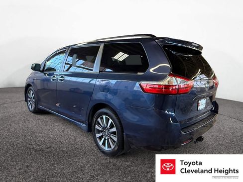 Used 2018 Toyota Sienna XLE w/ XLE Navigation Package AWD/4WD image 3