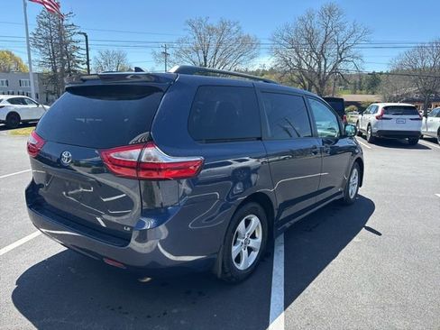 Used 2018 Toyota Sienna LE FWD image 6