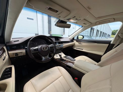 Used 2018 Lexus ES 350 w/ Luxury Package w/Wood Trim FWD image 8