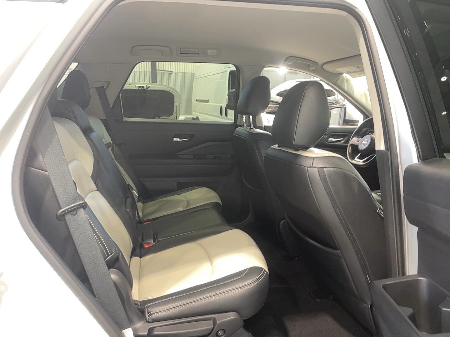 Used 2022 Nissan Pathfinder SV AWD/4WD image 12