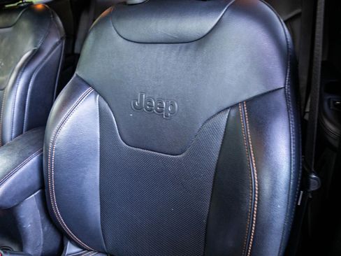 Used 2019 Jeep Compass Limited FWD image 33