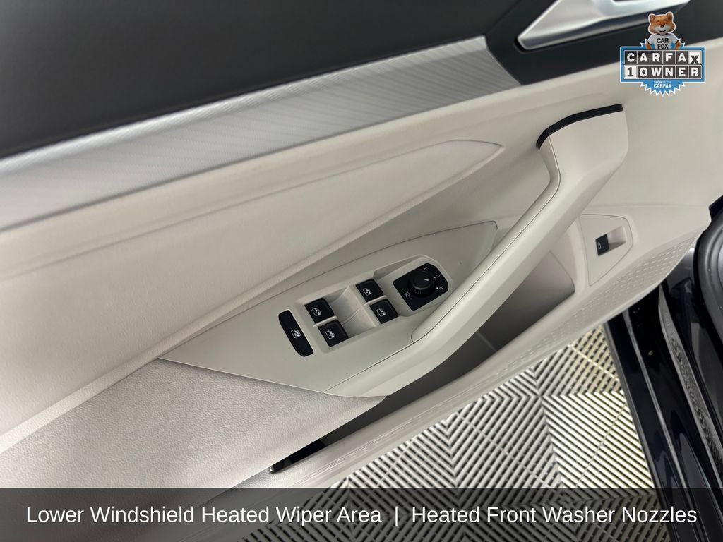 Used 2019 Volkswagen Jetta SE w/ Cold Weather Package FWD image 15