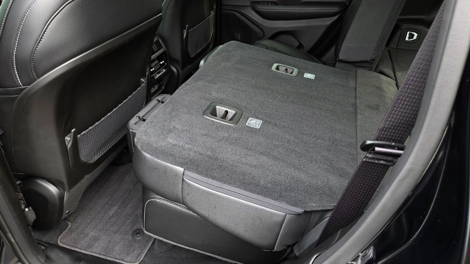 Used 2025 Jeep Grand Cherokee Limited w/ Luxury Tech Group II RWD image 52