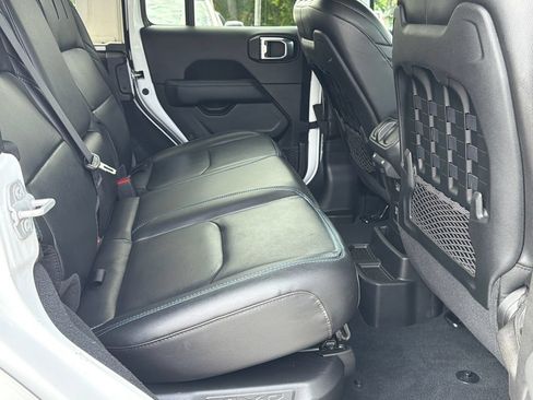 Used 2022 Jeep Wrangler Unlimited Rubicon 4xe w/ Cold Weather Group AWD/4WD image 14