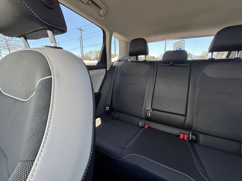 Used 2025 Volkswagen Taos SE image 40