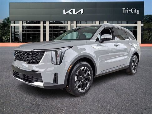 New 2026 Kia Sorento S image 2