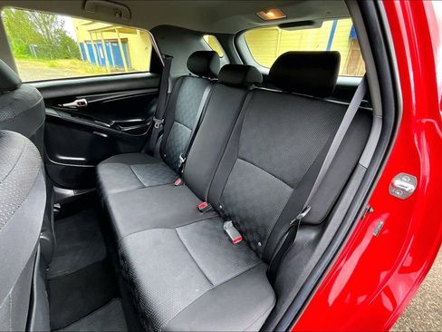 Used 2010 Toyota Matrix FWD image 21
