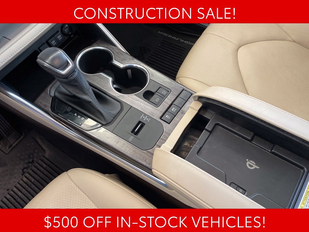 Used 2020 Toyota Highlander Limited FWD image 10