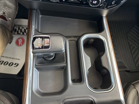 Used 2022 Chevrolet Silverado 1500 High Country w/ High Country Premium Package image 27