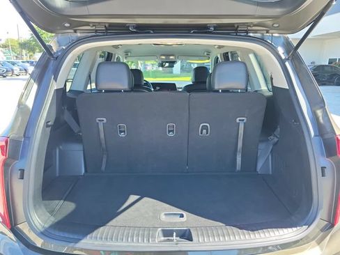 Used 2023 Kia Telluride S FWD image 9