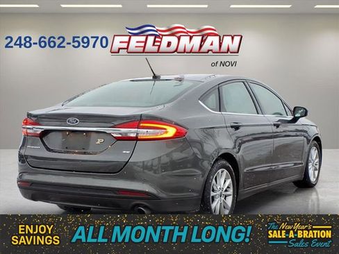 Used 2017 Ford Fusion SE w/ Fusion SE Technology Package image 6
