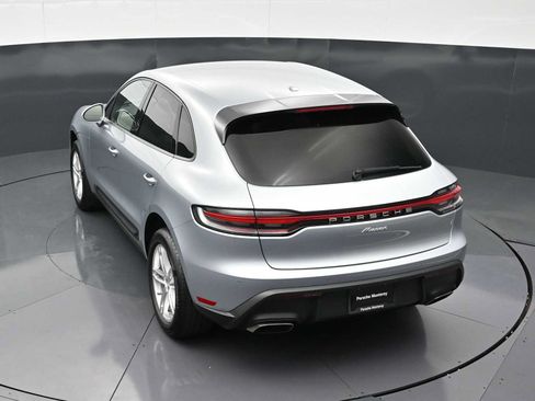 Certified 2025 Porsche Macan AWD/4WD image 30