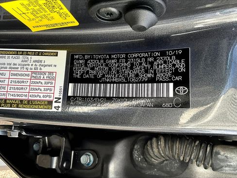 Used 2020 Toyota C-HR LE image 30