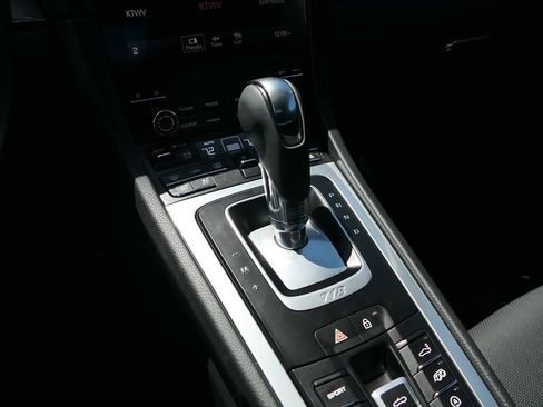 Used 2024 Porsche 718 Boxster RWD image 22