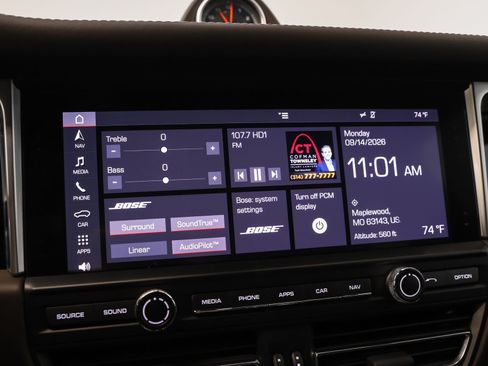 Certified 2019 Porsche Macan AWD/4WD image 31