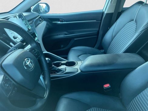 Used 2022 Toyota Camry SE FWD image 5