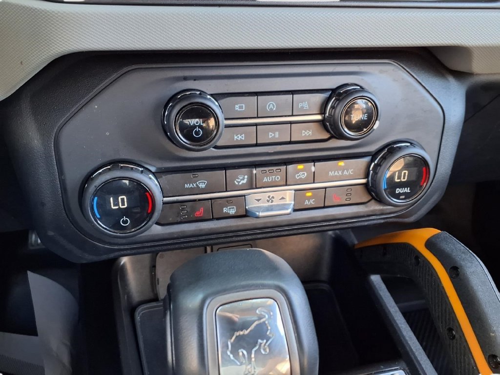 Used 2023 Ford Bronco Badlands w/ Sasquatch Package AWD/4WD image 14