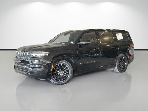 Used 2023 Jeep Grand Wagoneer Series III w/ Rear Seat Video Group 1 AWD/4WD image 1