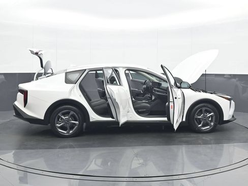 Used 2025 Kia K4 FWD image 27
