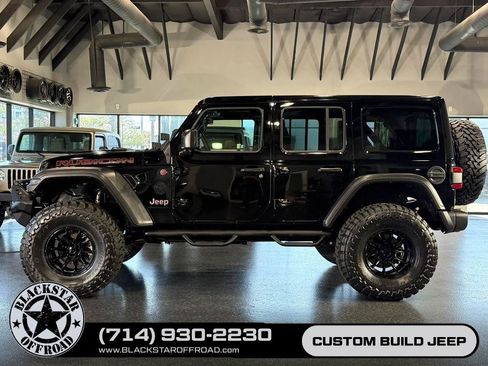 Used 2025 Jeep Wrangler Unlimited Rubicon AWD/4WD image 9