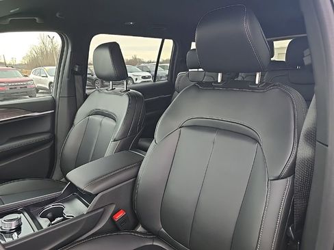 New 2026 Jeep Grand Cherokee L Limited AWD/4WD image 18