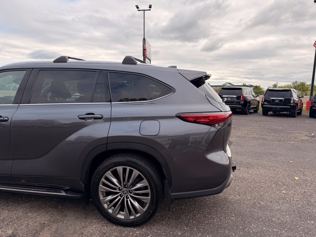 Used 2021 Toyota Highlander Platinum AWD/4WD image 8