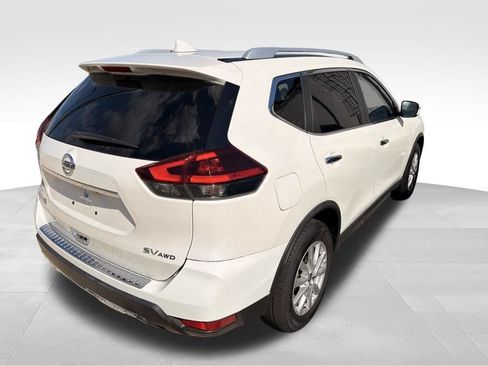 Used 2018 Nissan Rogue SV AWD/4WD image 6