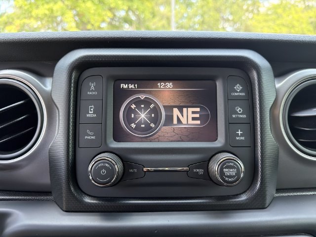 Used 2021 Jeep Wrangler Unlimited Sport AWD/4WD image 18