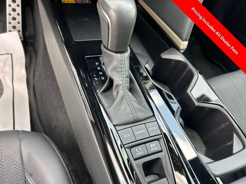 Used 2025 Toyota Camry XSE FWD image 12