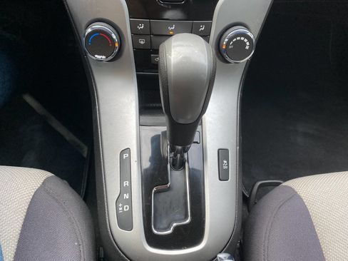 Used 2014 Chevrolet Cruze LS image 27
