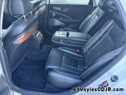Used 2020 Kia K900 Luxury w/ VIP Package image 27