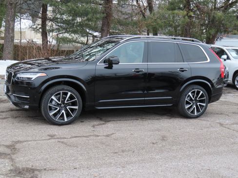 Used 2018 Volvo XC90 T6 Momentum w/ Convenience Package image 2