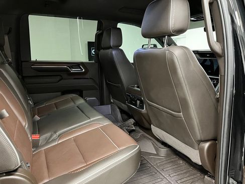 Used 2024 GMC Sierra 3500 Denali w/ Denali Reserve Package AWD/4WD image 48