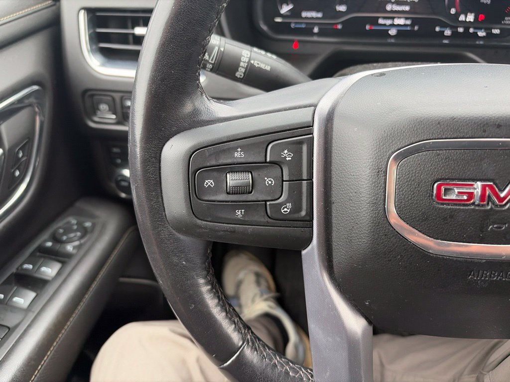 Used 2022 GMC Yukon SLT w/ SLT Luxury Package AWD/4WD image 11