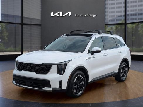 Used 2024 Kia Sorento S w/ Panoramic Sunroof Package image 1