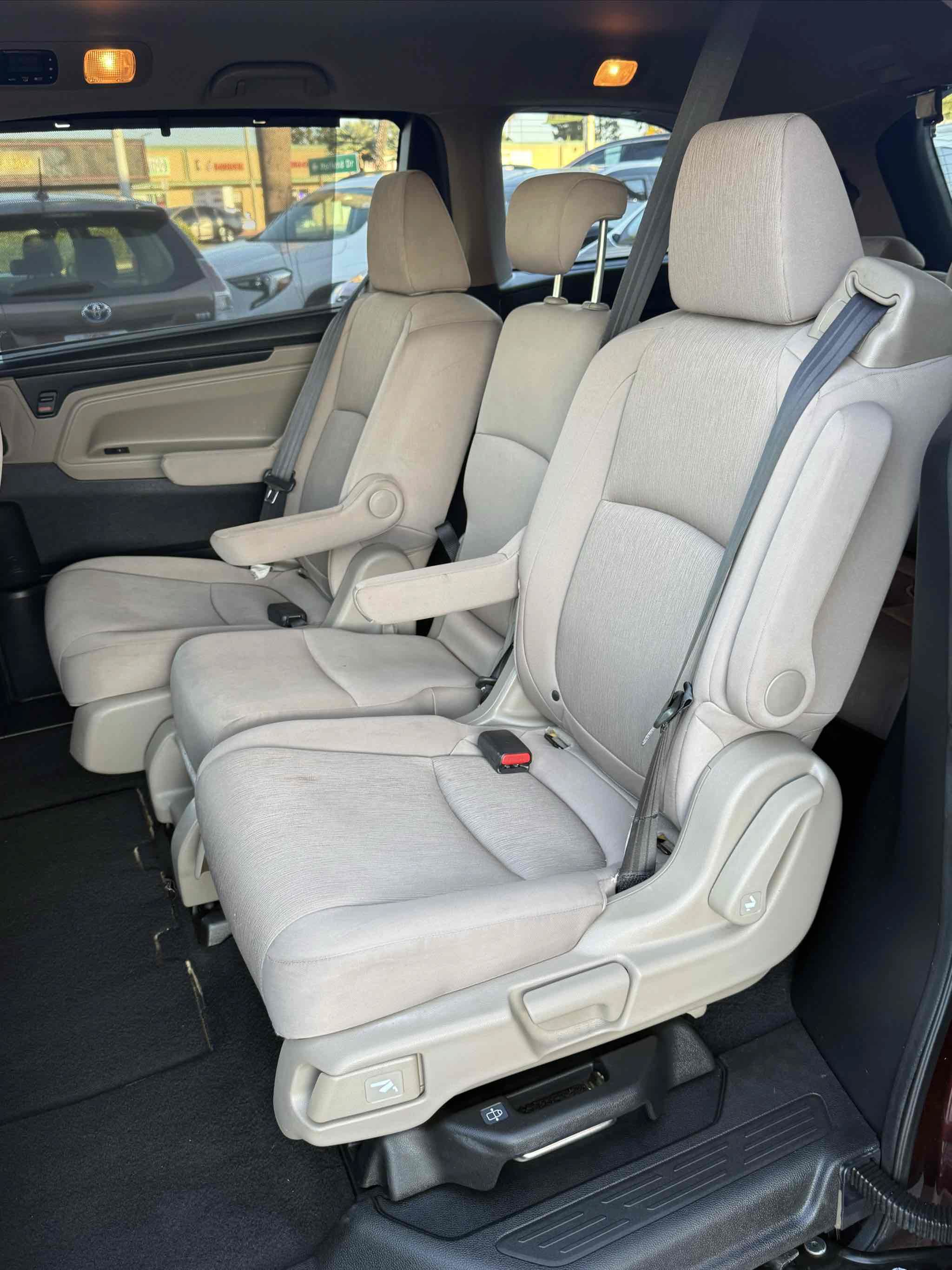 Used 2019 Honda Odyssey EX image 17