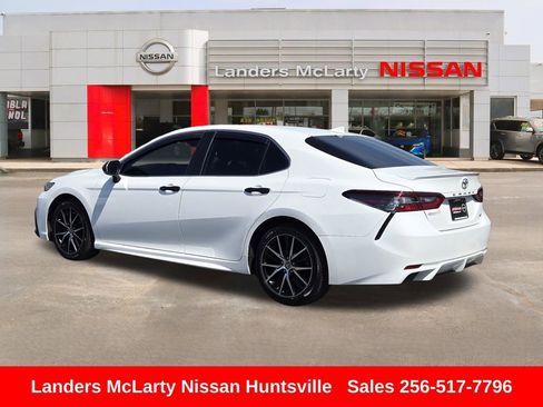 Used 2024 Toyota Camry SE FWD image 7