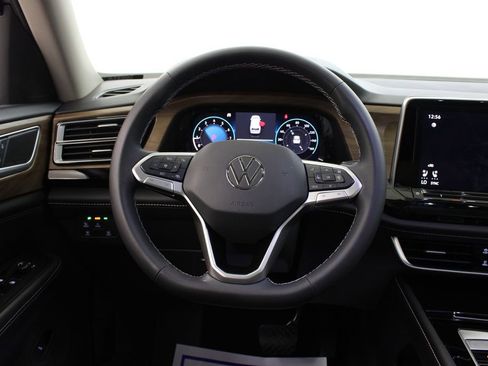 Certified 2024 Volkswagen Atlas SE FWD image 23