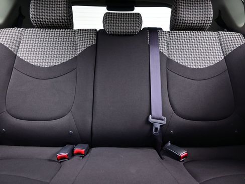 Used 2012 Kia Soul ! FWD image 15