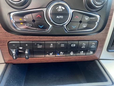 Used 2017 RAM 2500 Laramie w/ Convenience Group image 20