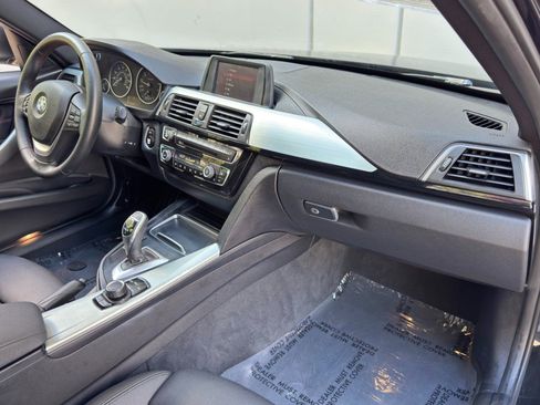 Used 2018 BMW 330i Sedan RWD image 13