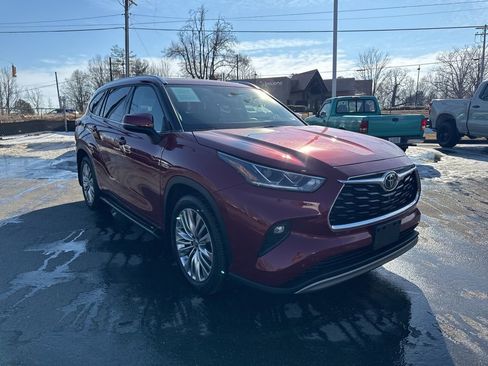 Used 2022 Toyota Highlander Platinum image 7