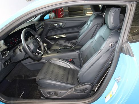 Used 2025 Ford Mustang Premium RWD image 8