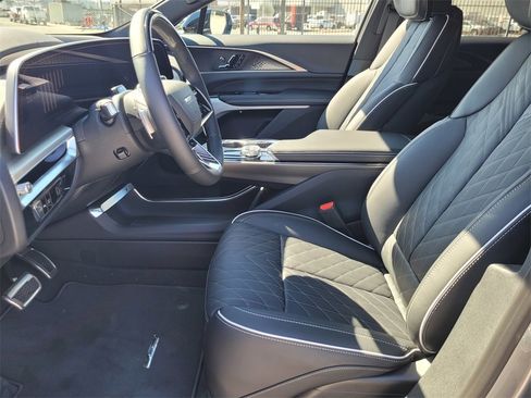 New 2026 Cadillac Lyriq V image 11