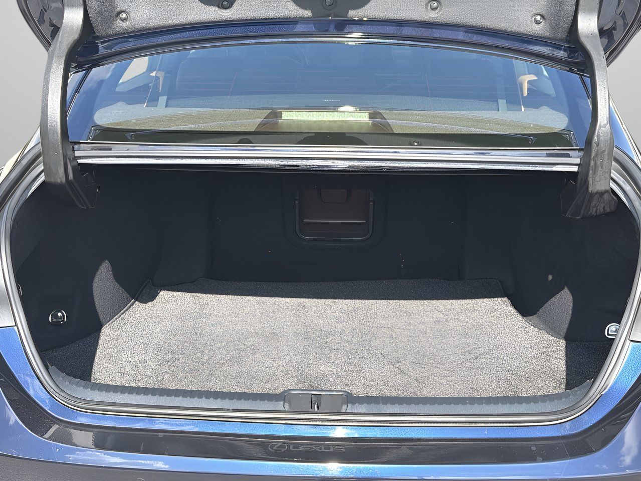 Used 2019 Lexus ES 300h w/ Accessory Package 2 FWD image 8